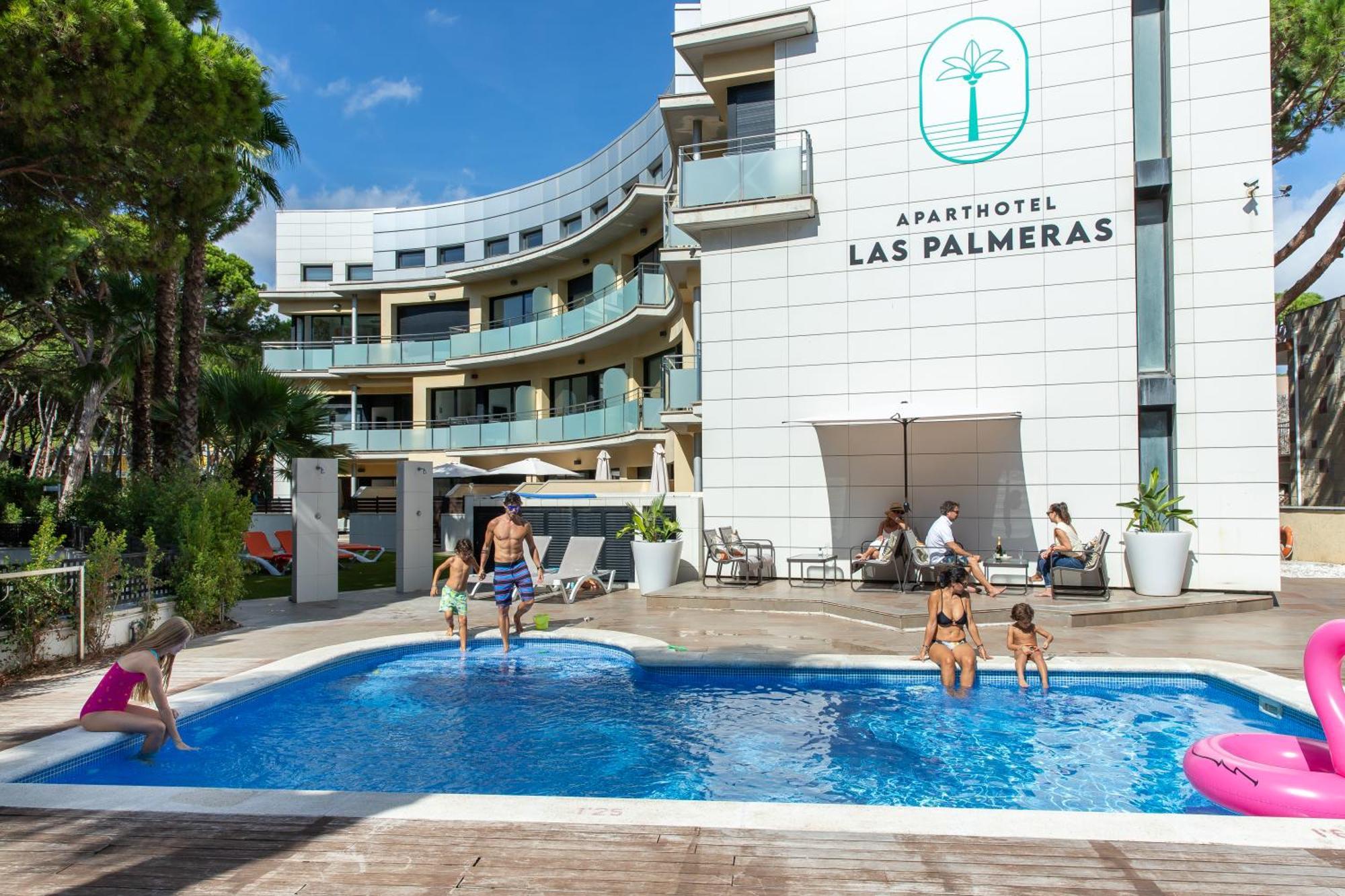 Aparthotel Las Palmeras Castelldefels Exterior foto